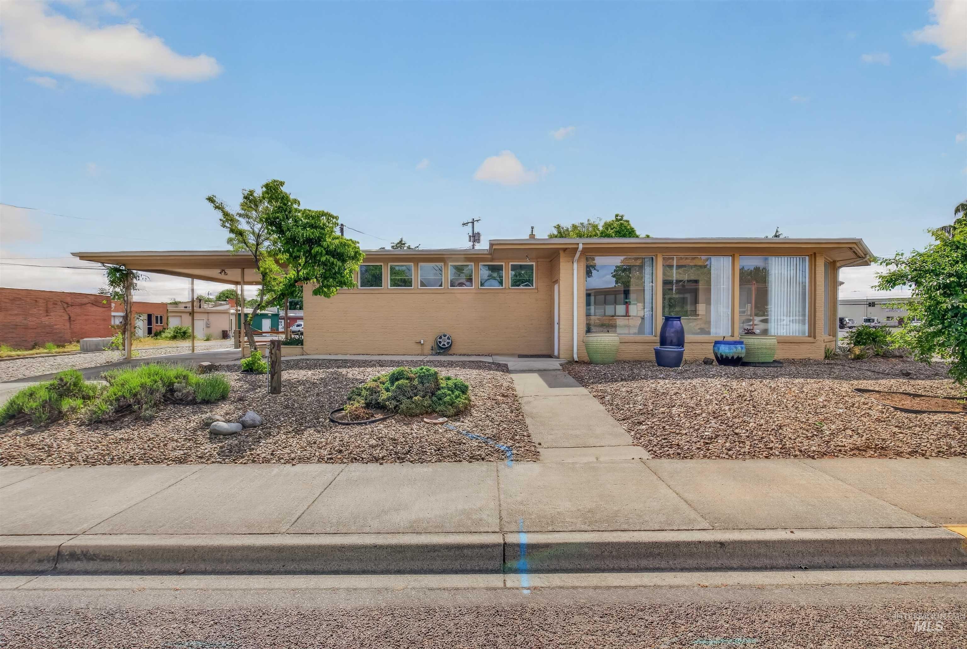 Property Image for 619 Diagonal Street