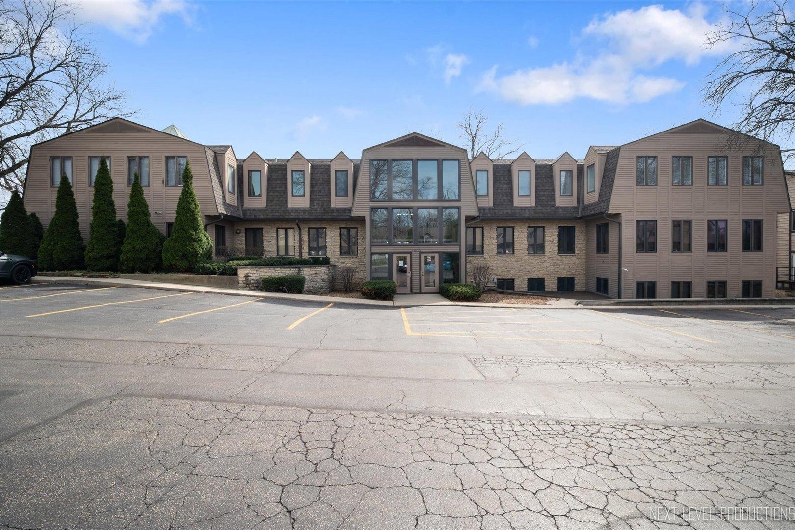 Property Image for 2000 Larkin Avenue 102-103