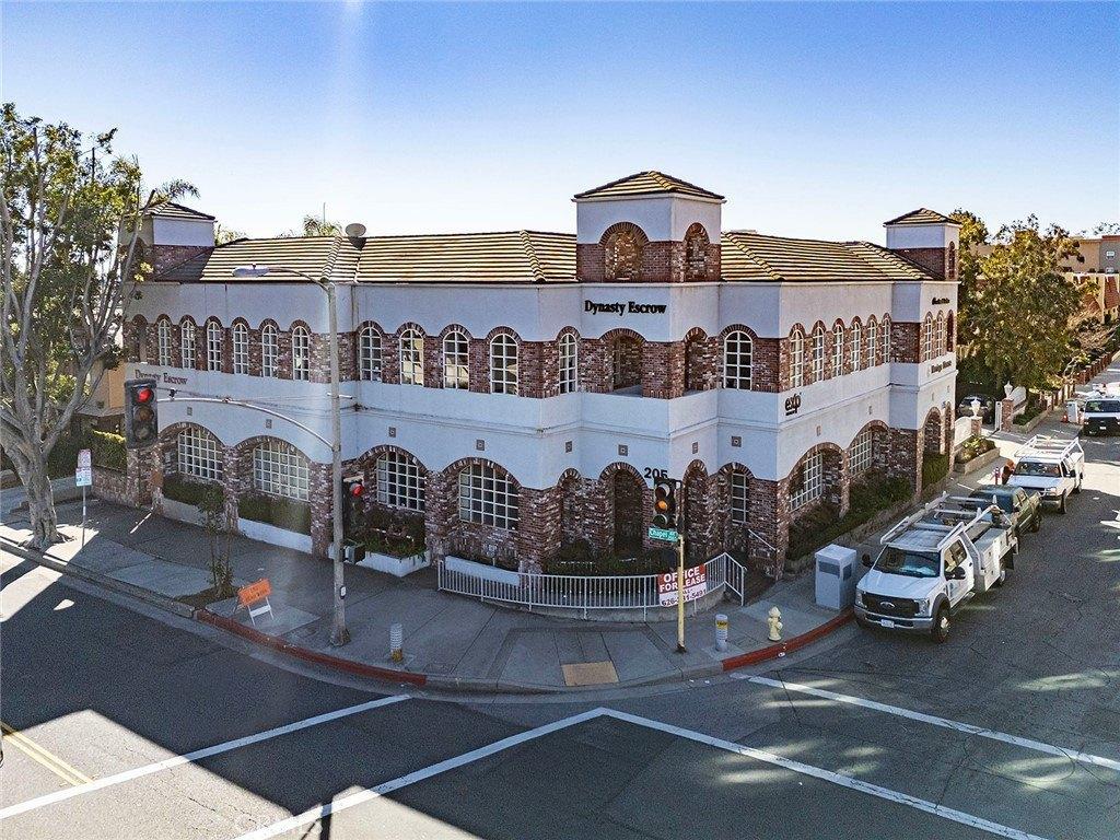 Property Image for 205 S Chapel Avenue