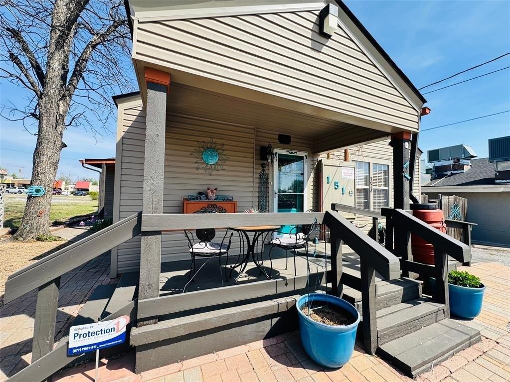 Property Image for 1510 W Gore Boulevard