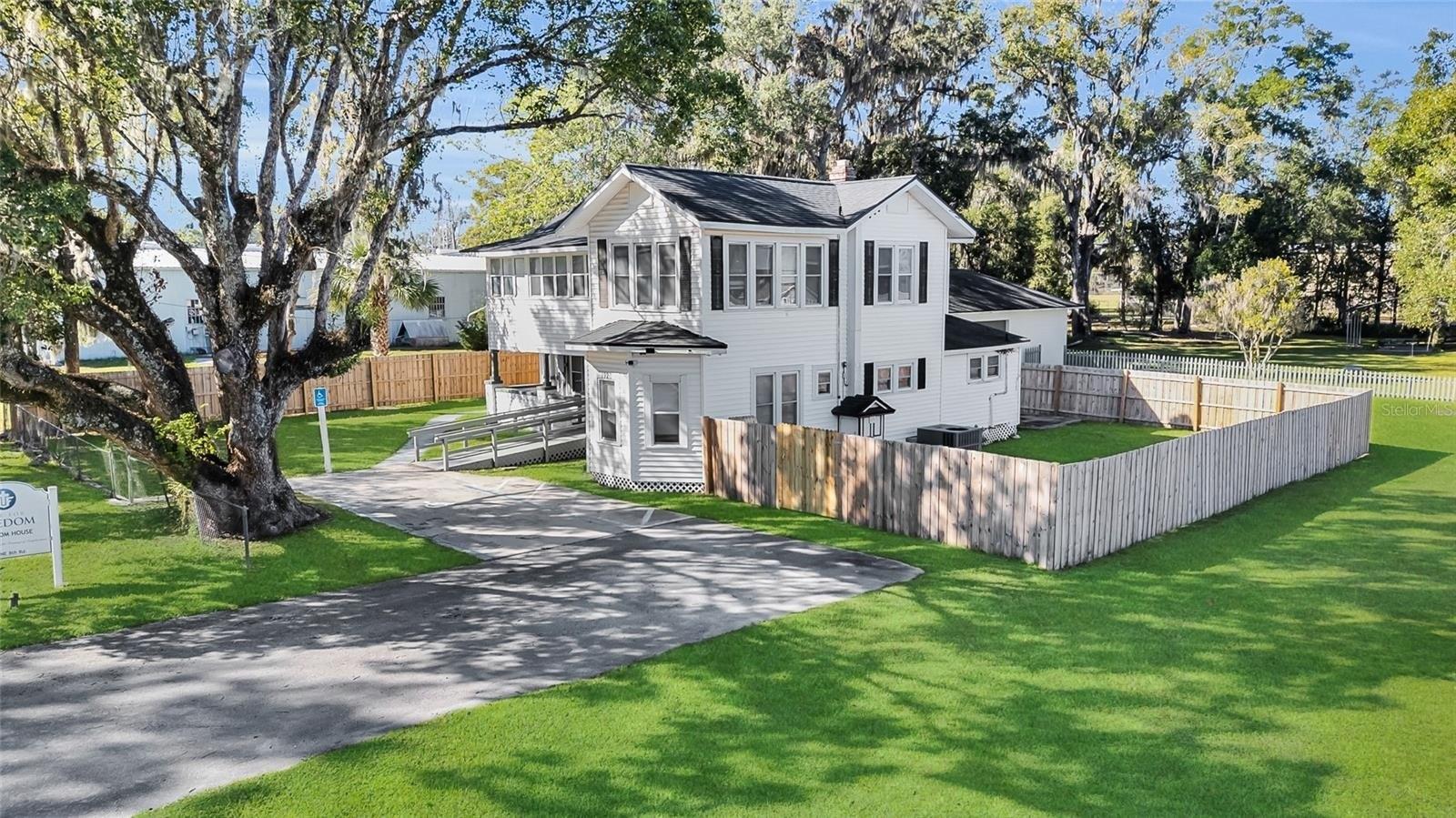 Property Image for 1920 Ne 8th Road