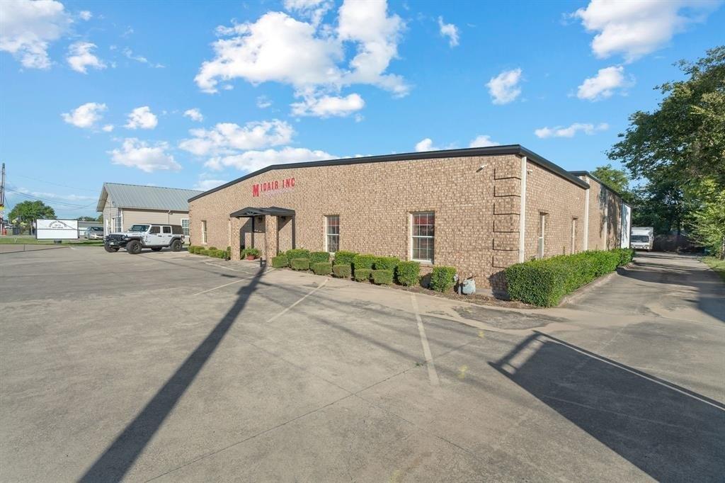 Property Image for 132 W Mcleroy Boulevard