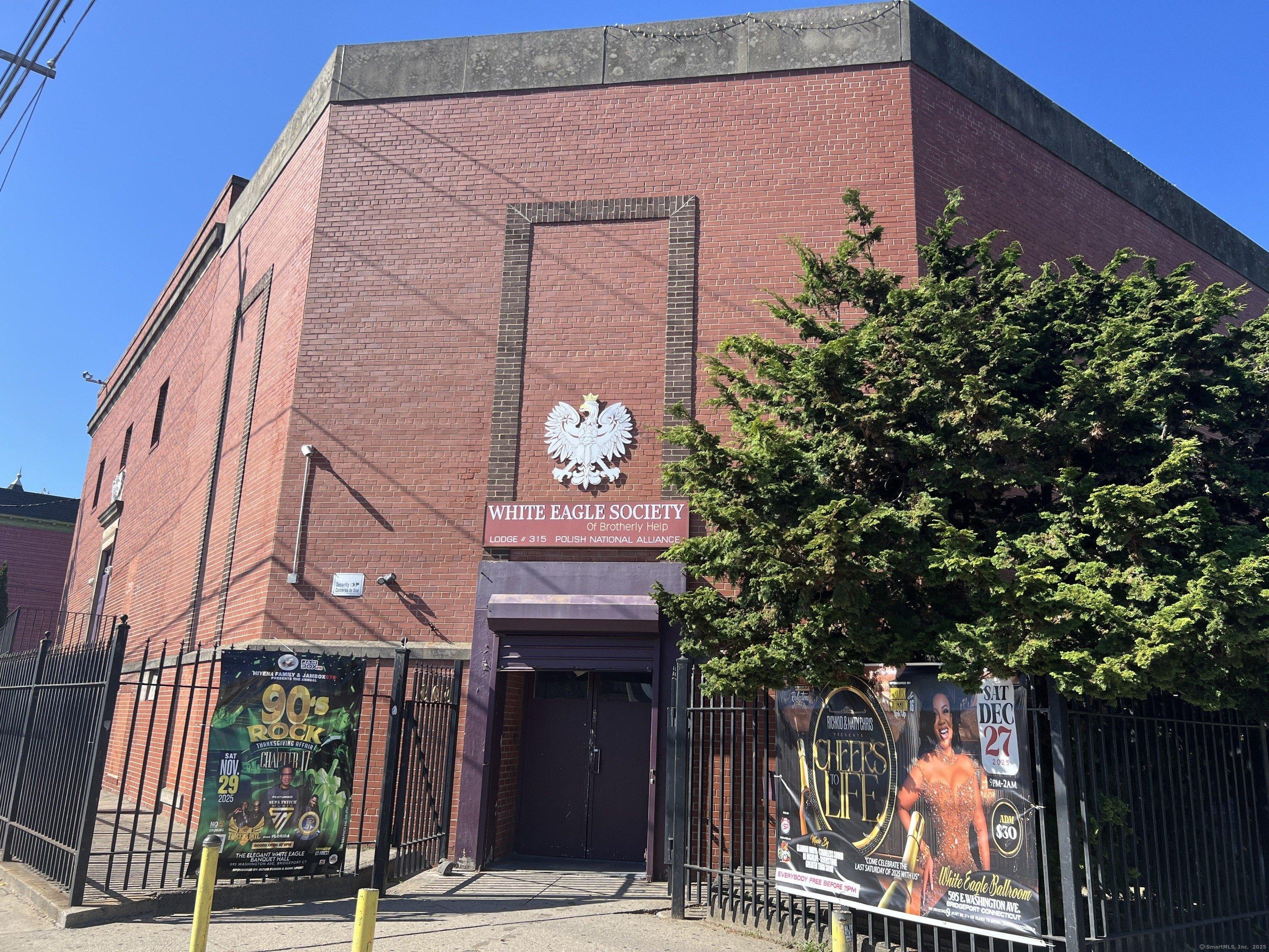 Property Image for 595 E Washington Avenue