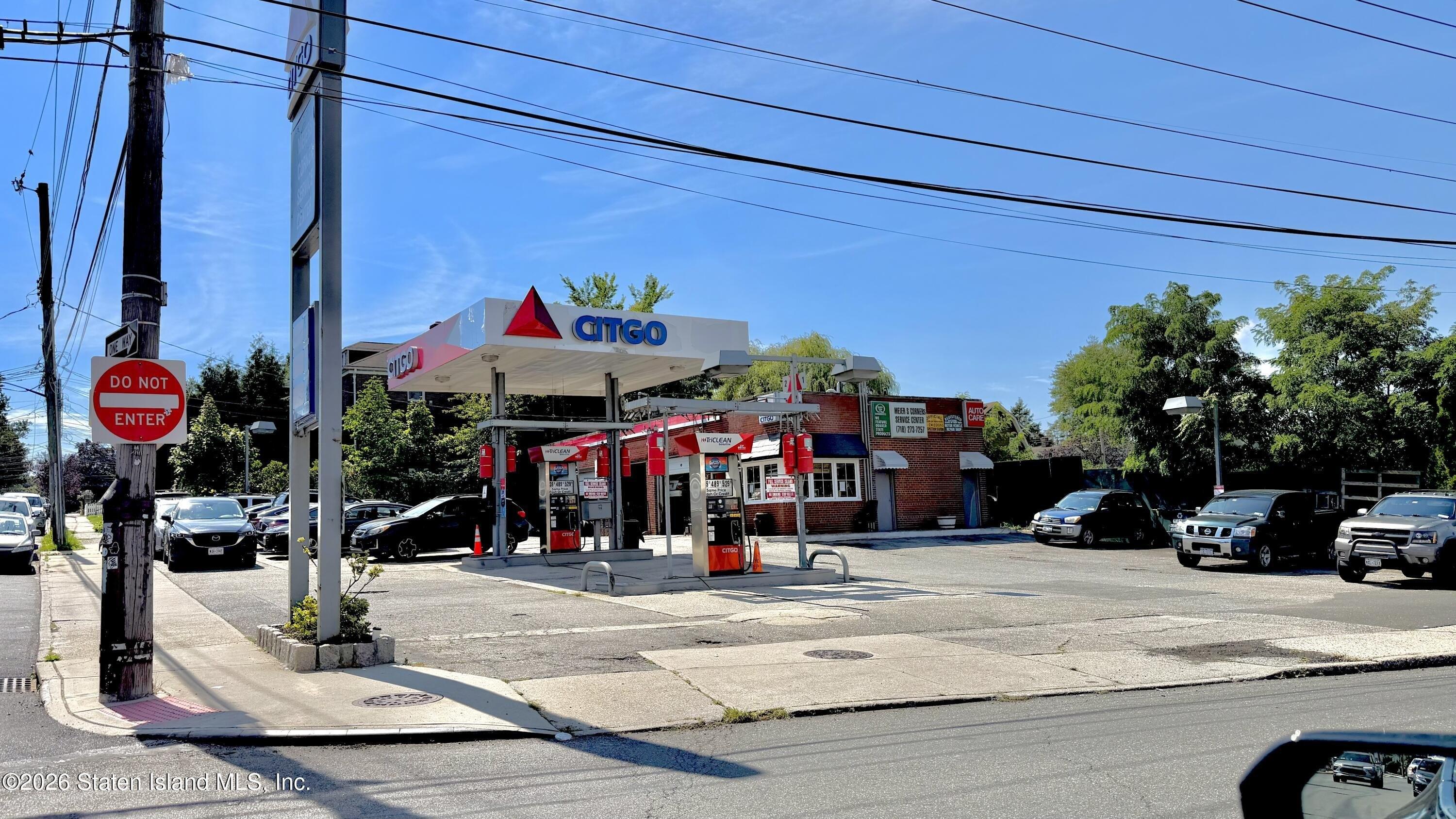 Property Image for 2000 Victory Boulevard