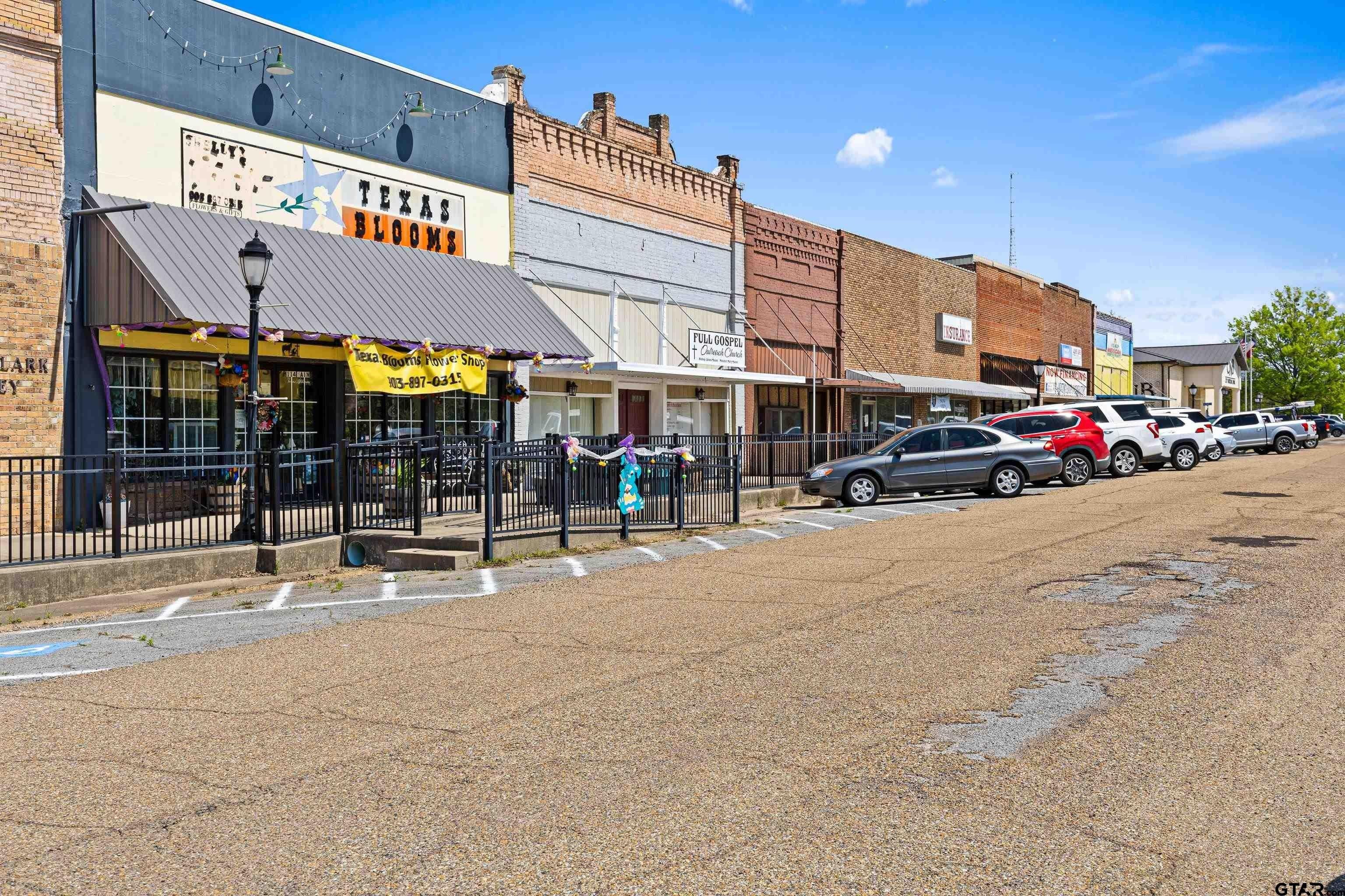 Property Image for 114 Main St