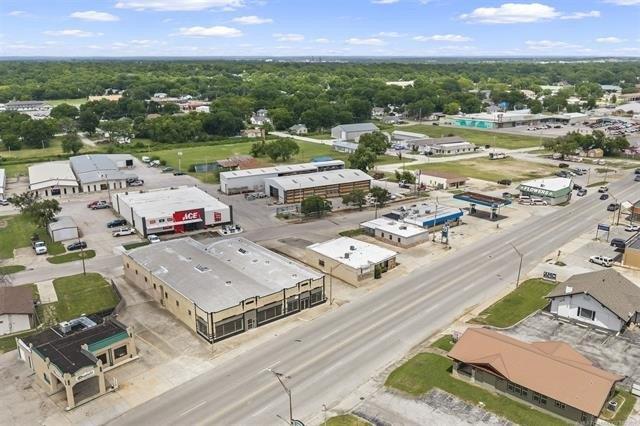 Property Image for 809 W Broadway Street
