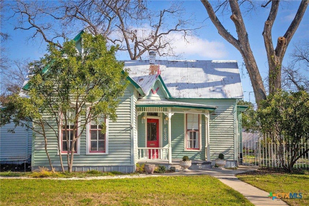 Property Image for 633 S Castell Avenue