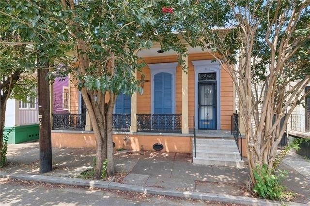Property Image for 2109-11 CHARTRES Street