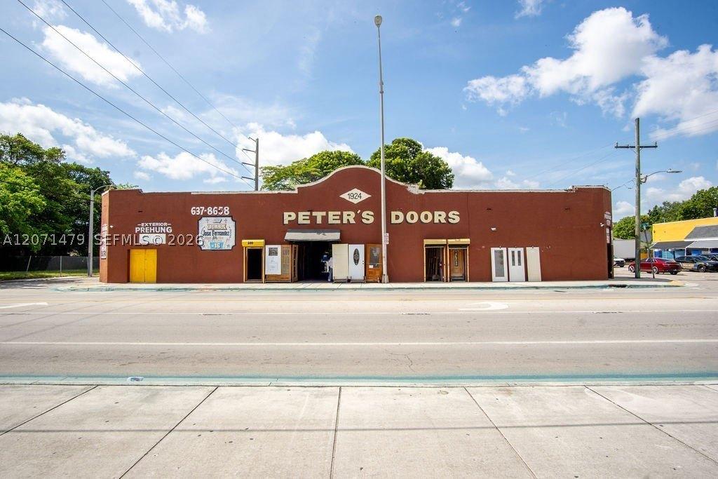 Property Image for 800 NW 36th St