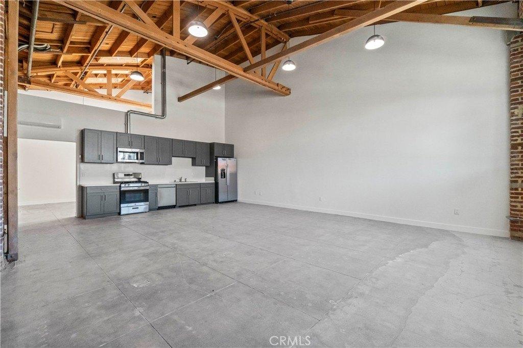 Property Image for 1901 S Pacific Avenue 2