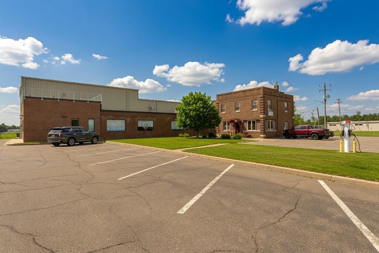 Property Image for 3606 Wildwood Ave, Jackson, MI 49202