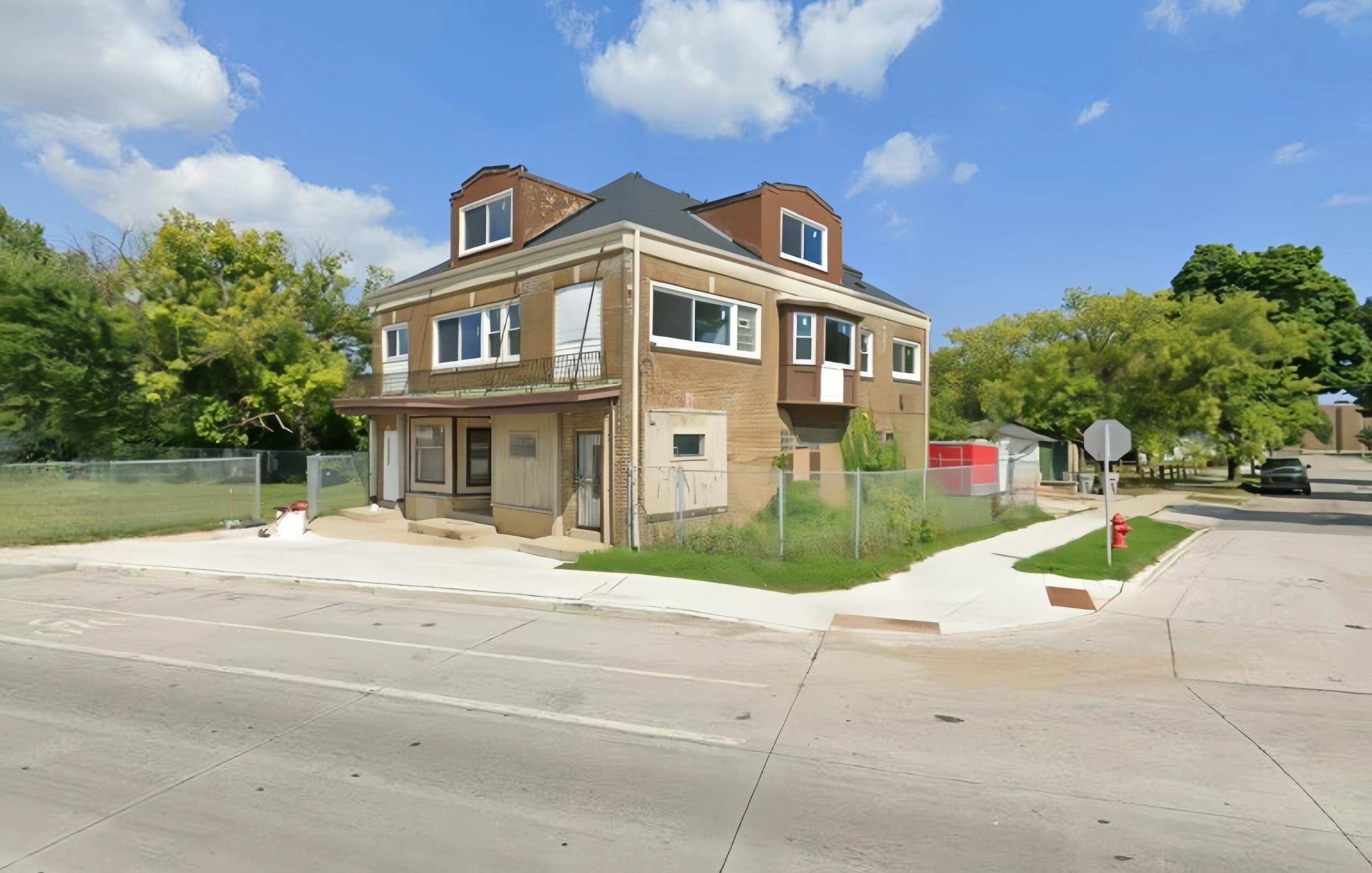 Property Image for 3608 N Teutonia Ave -3612