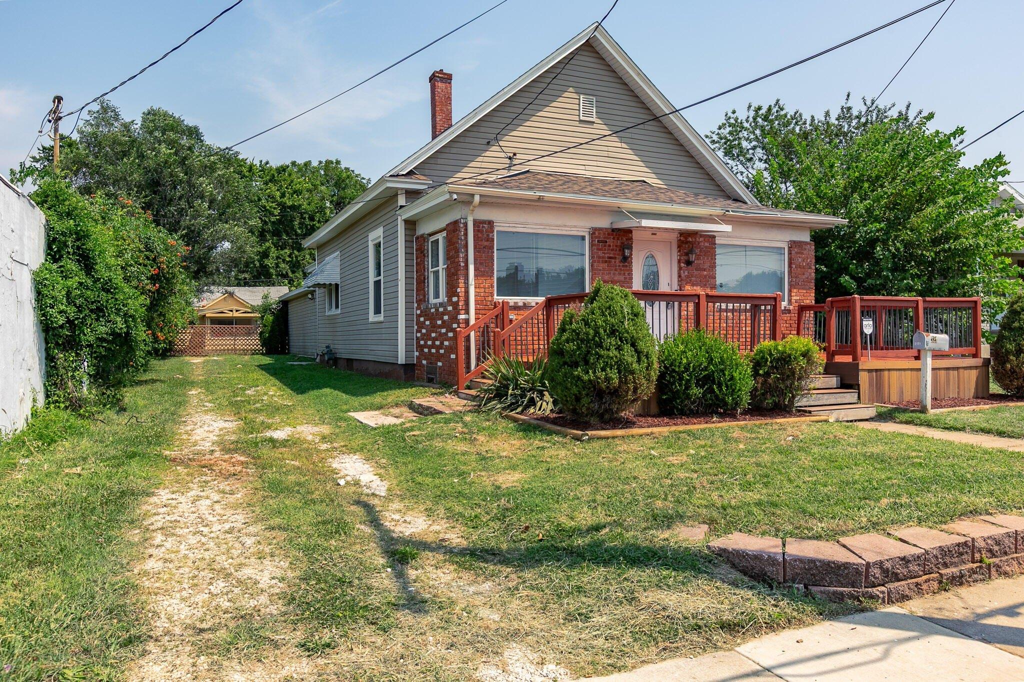 Property Image for 2121 W College Street