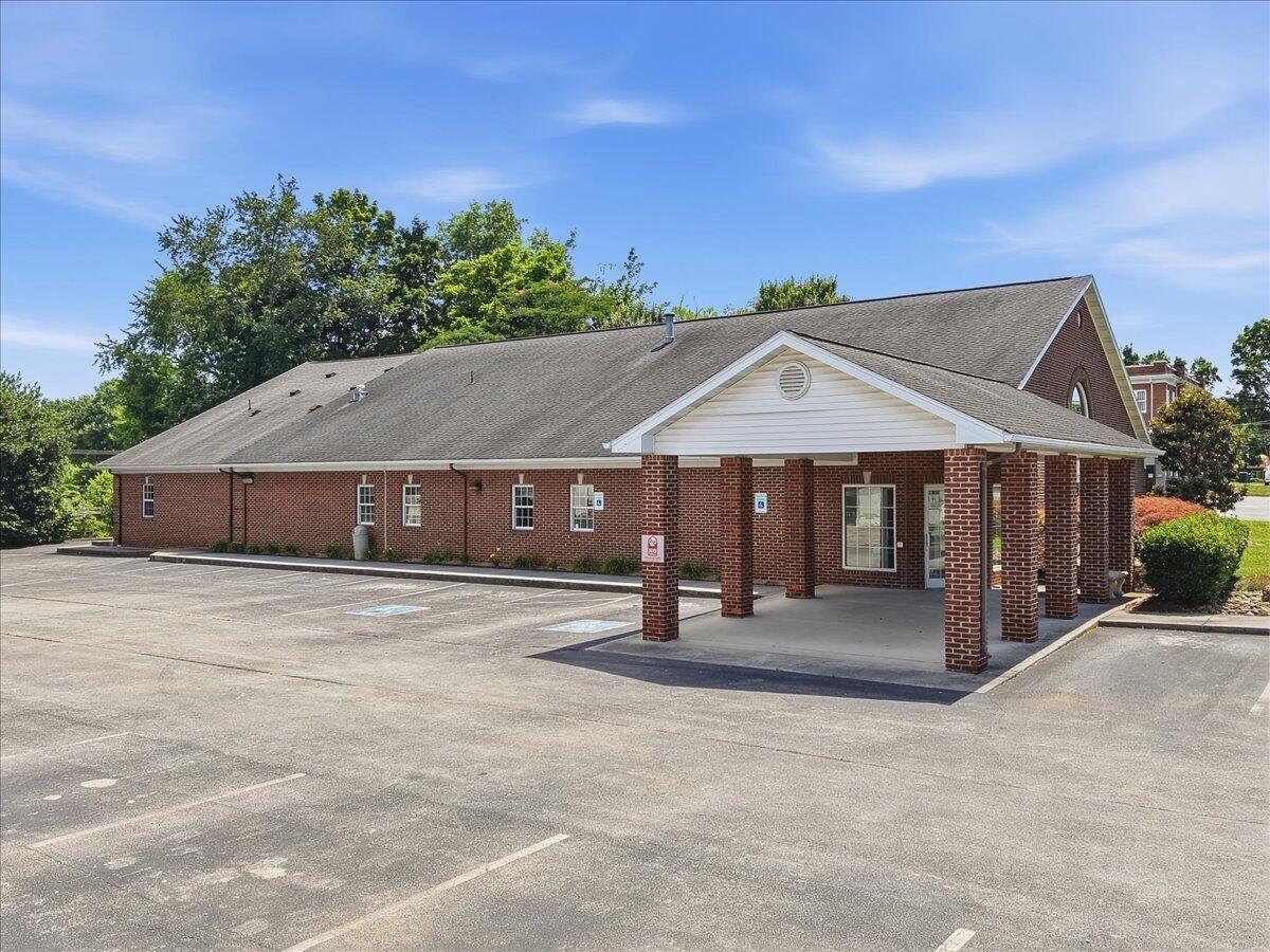 Property Image for 901 W 4th N Street