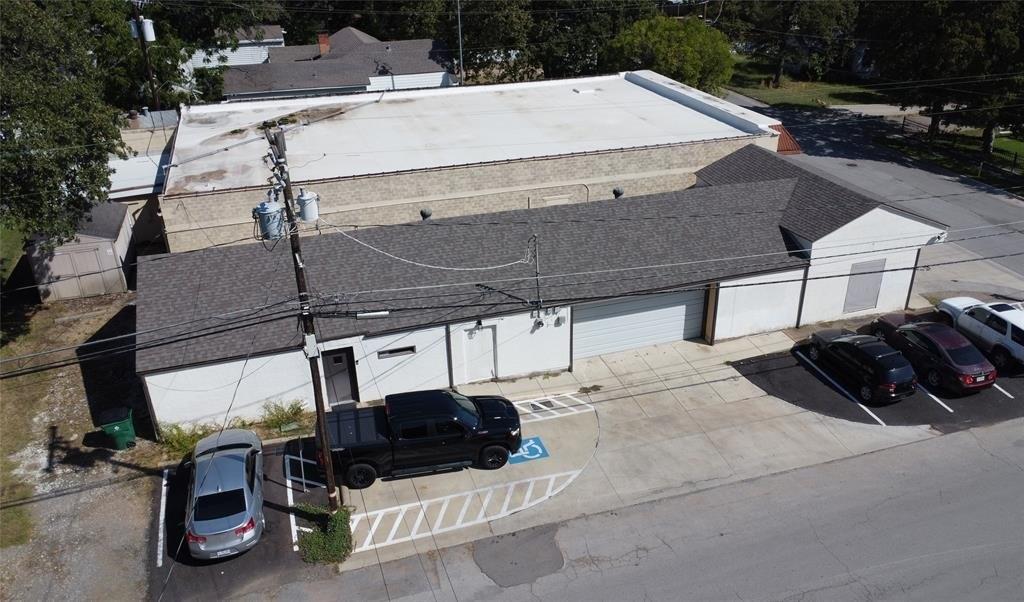 Property Image for 1401 Oak Knoll Drive