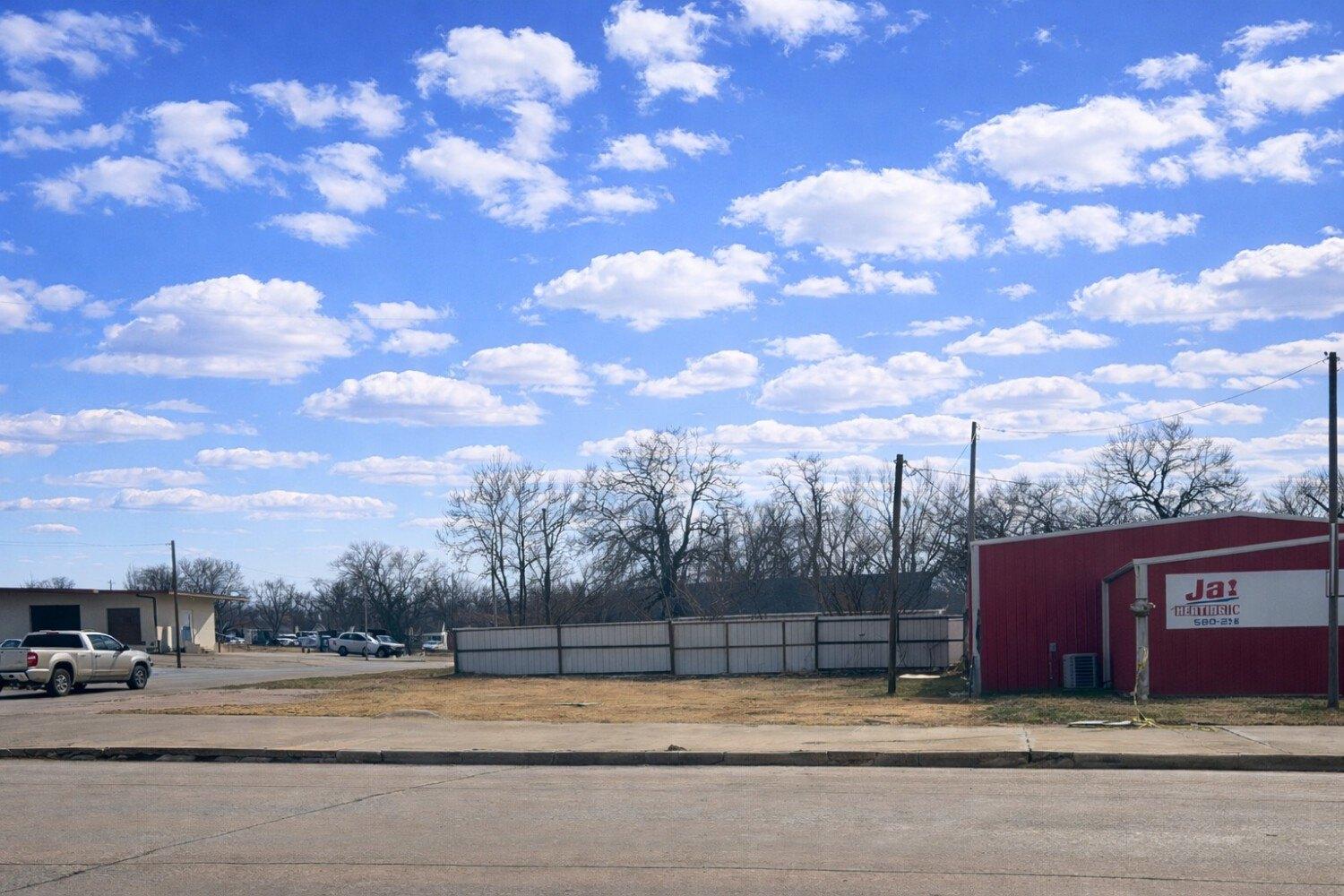 Property Image for 301 W 12th Street