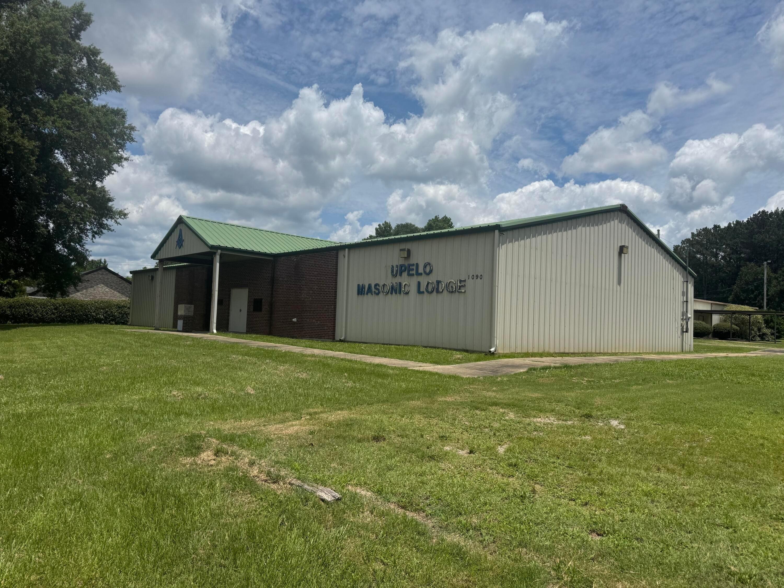 Property Image for 1090 S Veterans Memorial Blvd, Tupelo, MS 38804