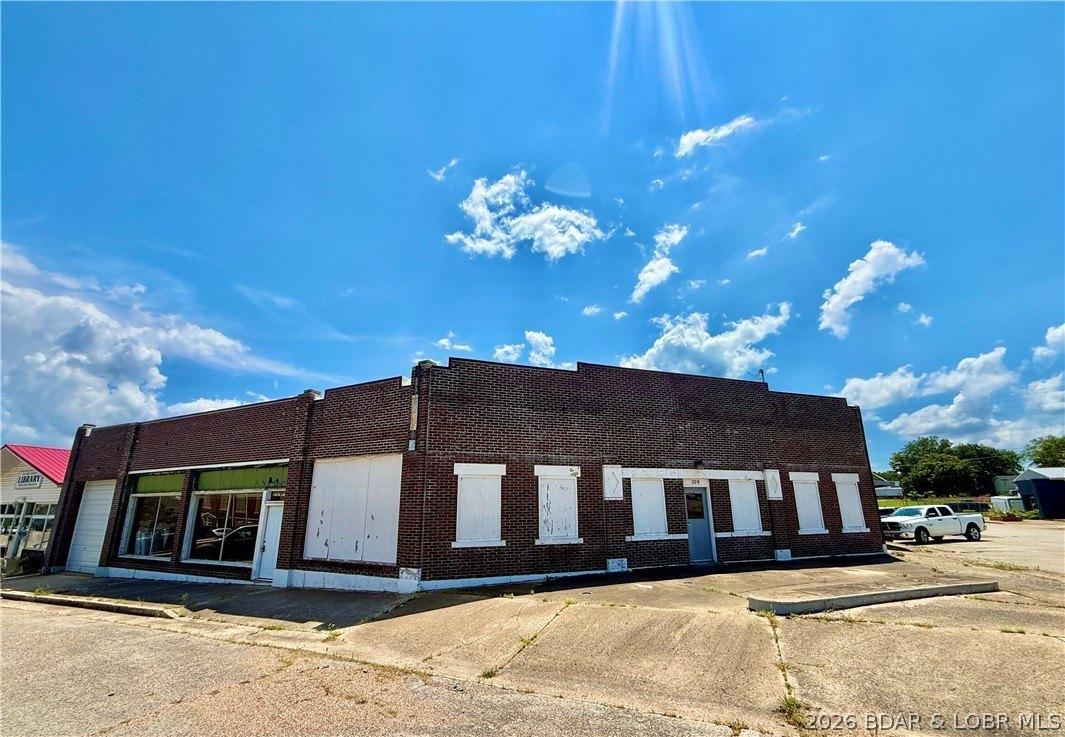 Property Image for 107 W Camden Avenue