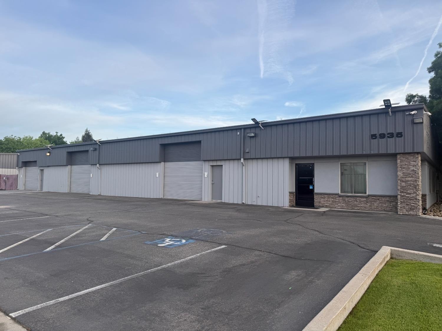 Property Image for 5935 E Clinton Avenue