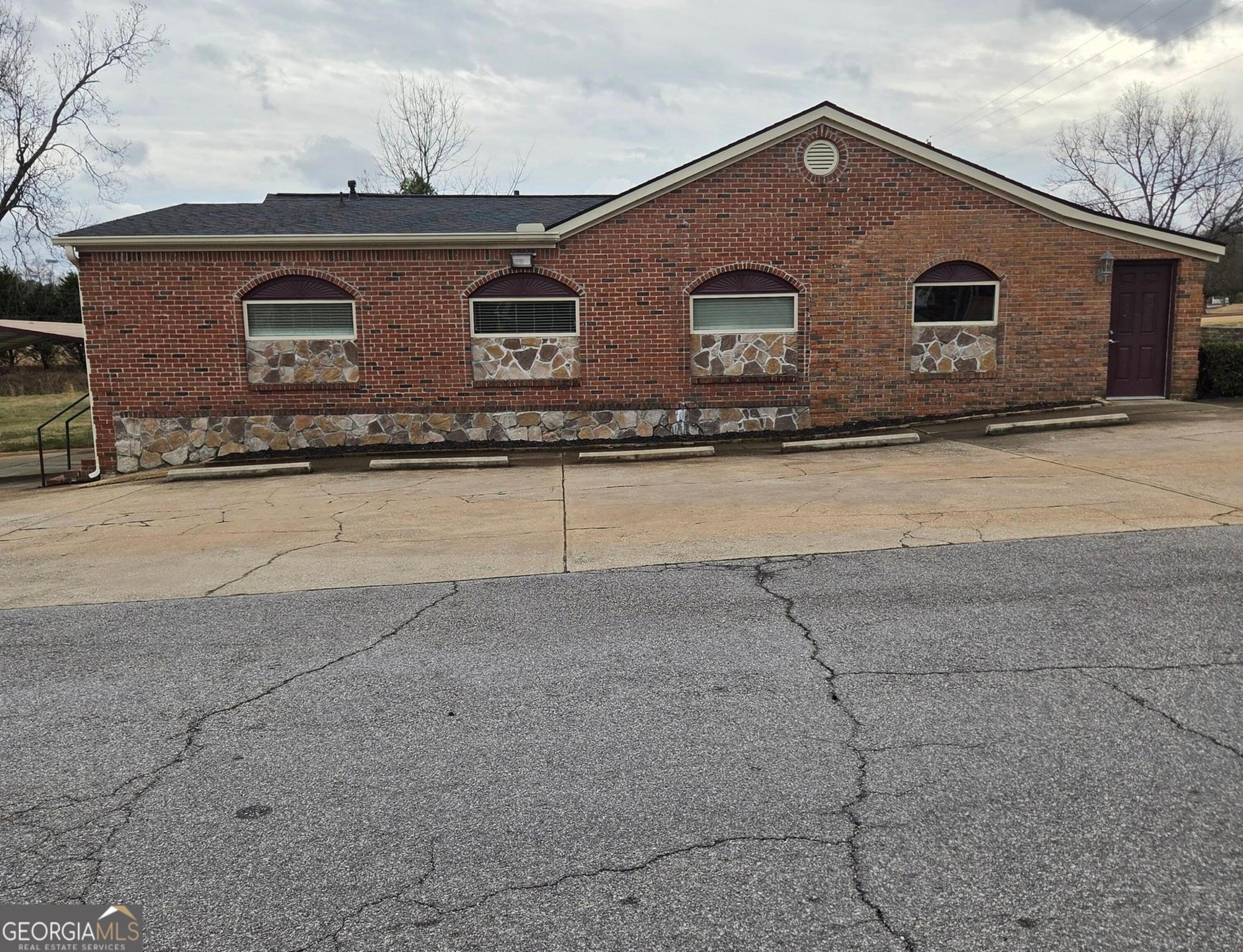 Property Image for 293 N Broad Street