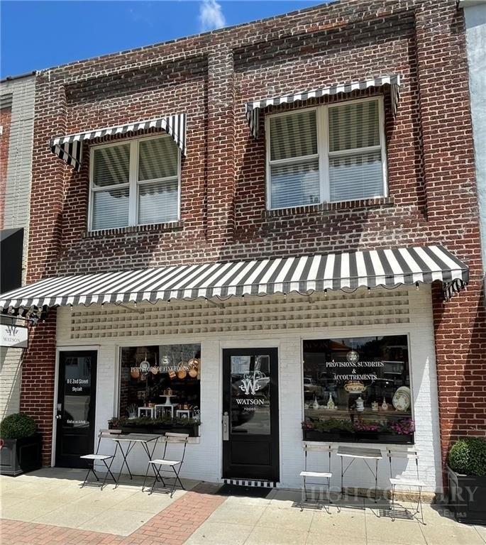 Property Image for 11 E 2nd Street