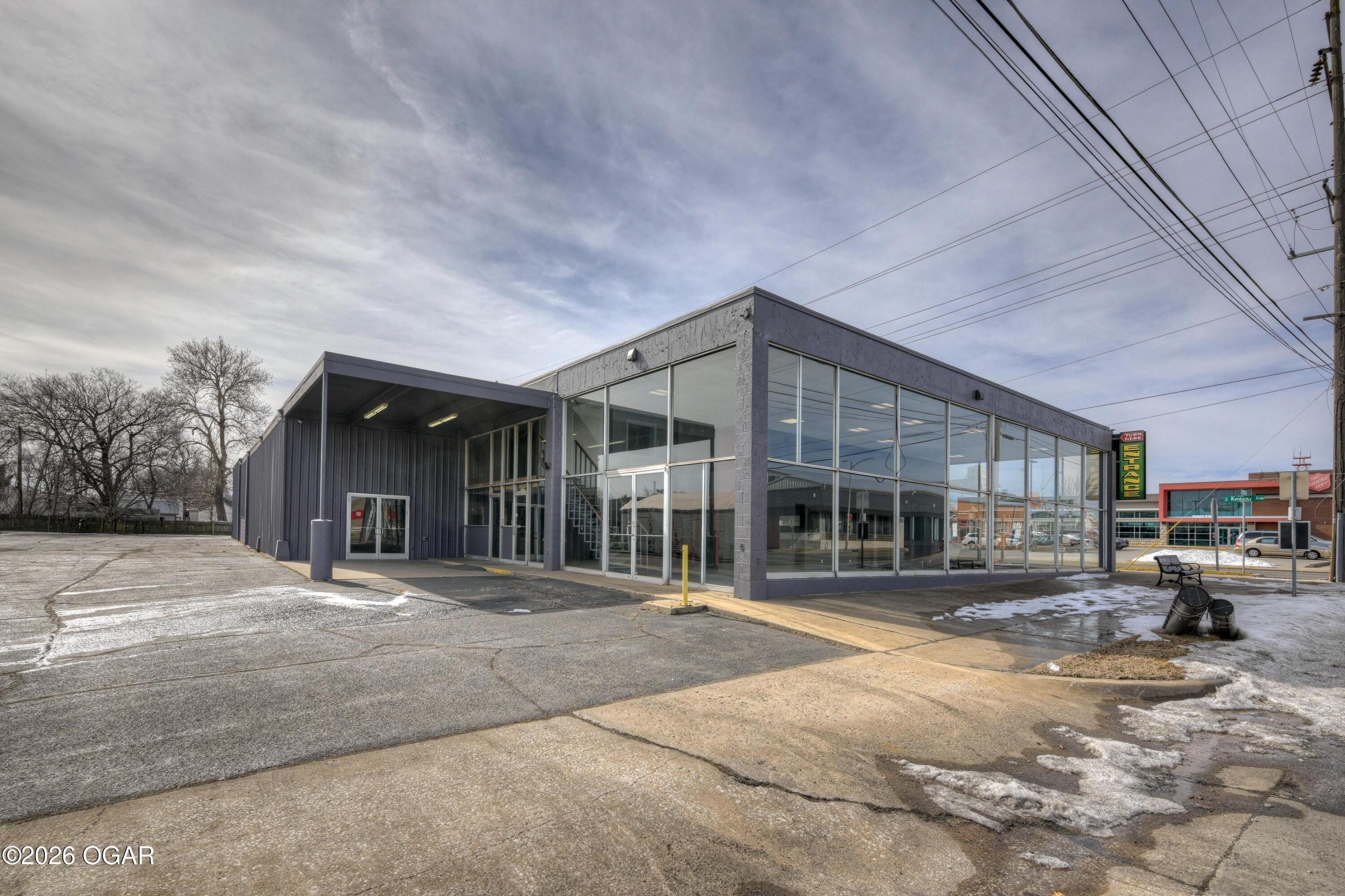 Property Image for 402 E 7th Street