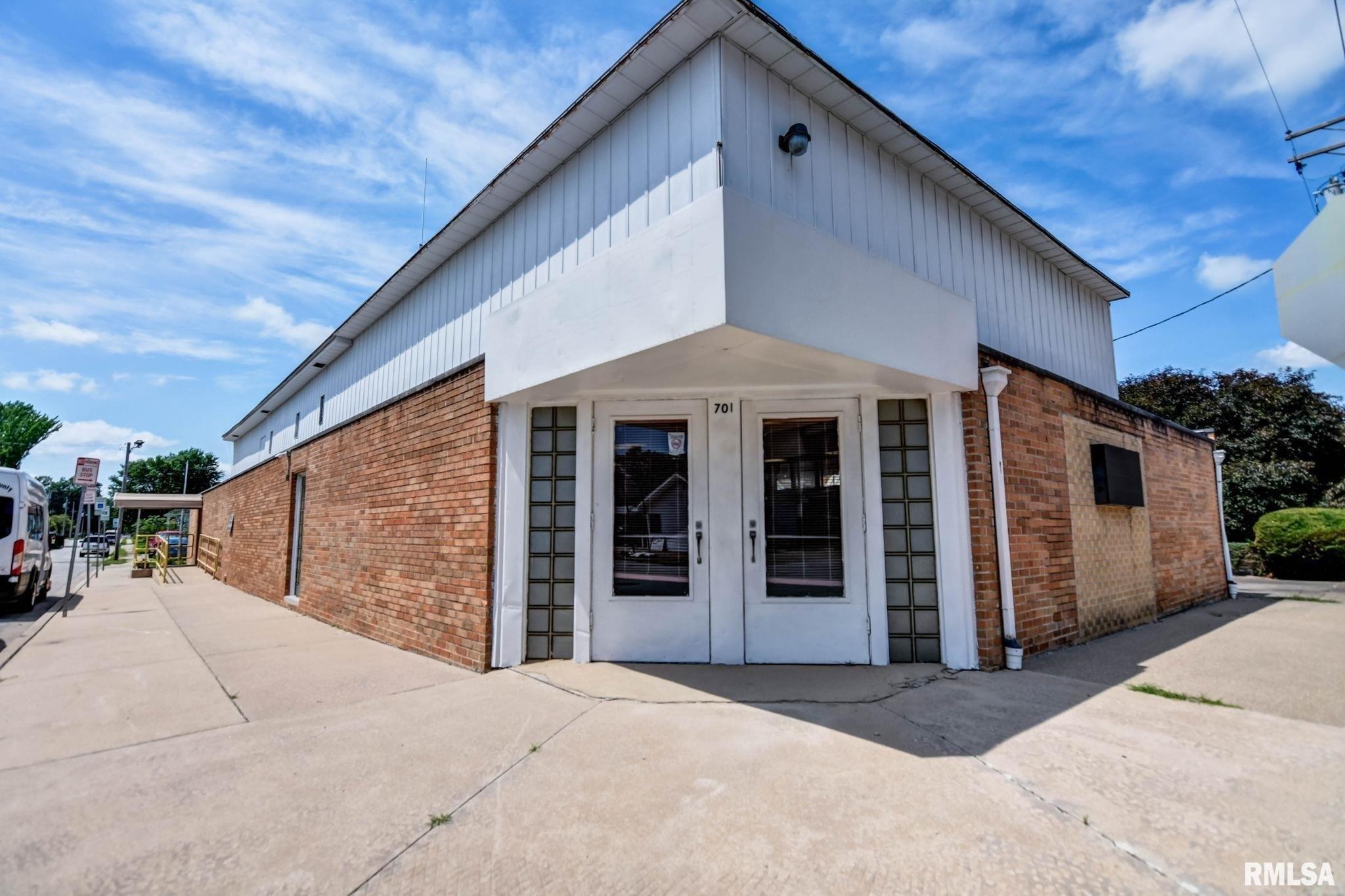 Property Image for 701 W ADAMS Street