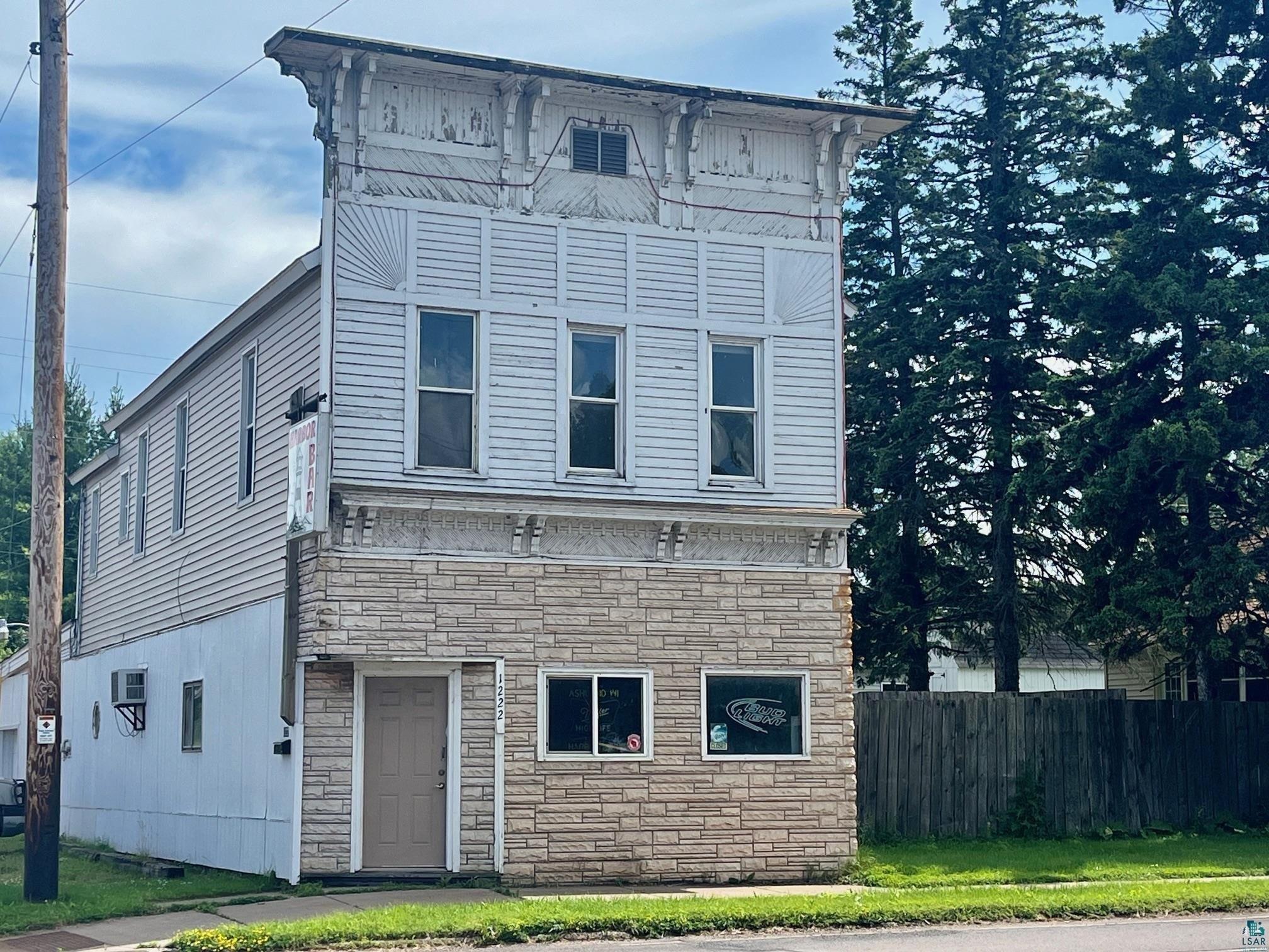 Property Image for 1222 Lakeshore Drive East