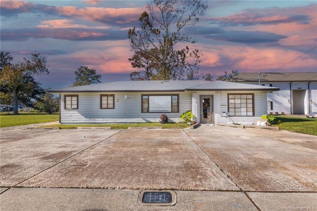 Property Image for 3510 Common