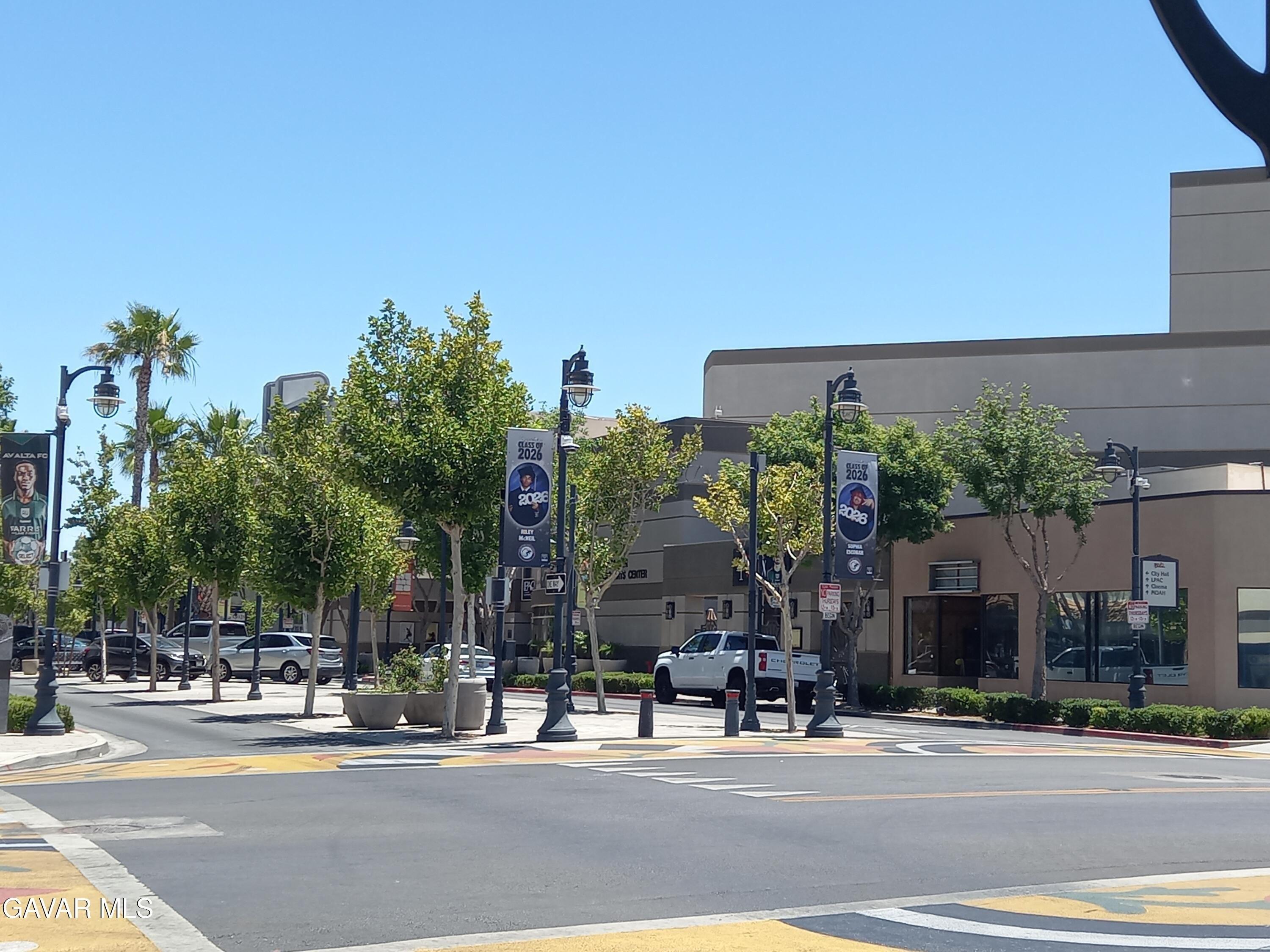 Property Image for 820 W Lancaster Boulevard