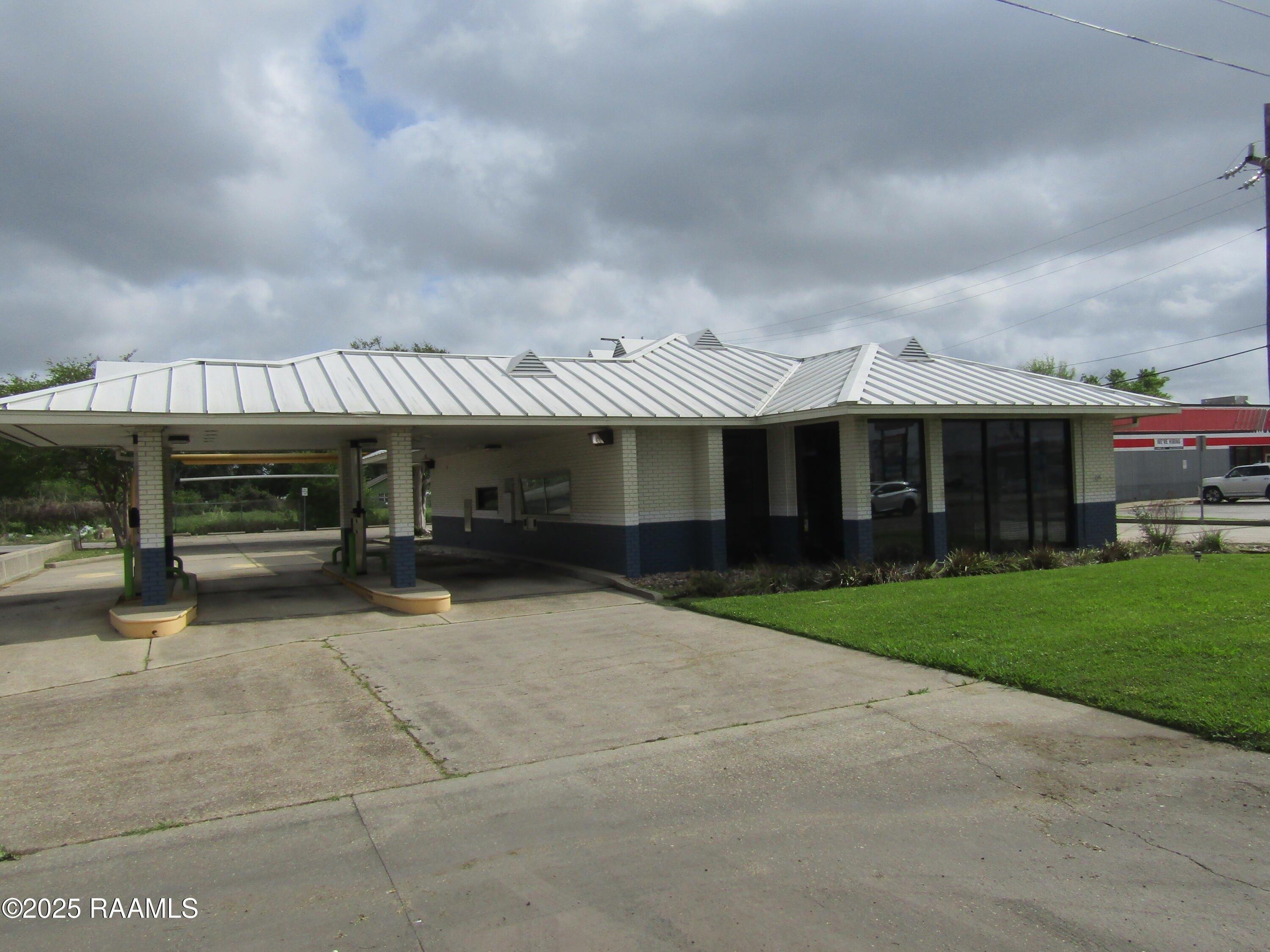 Property Image for 631 E Admiral Doyle Drive