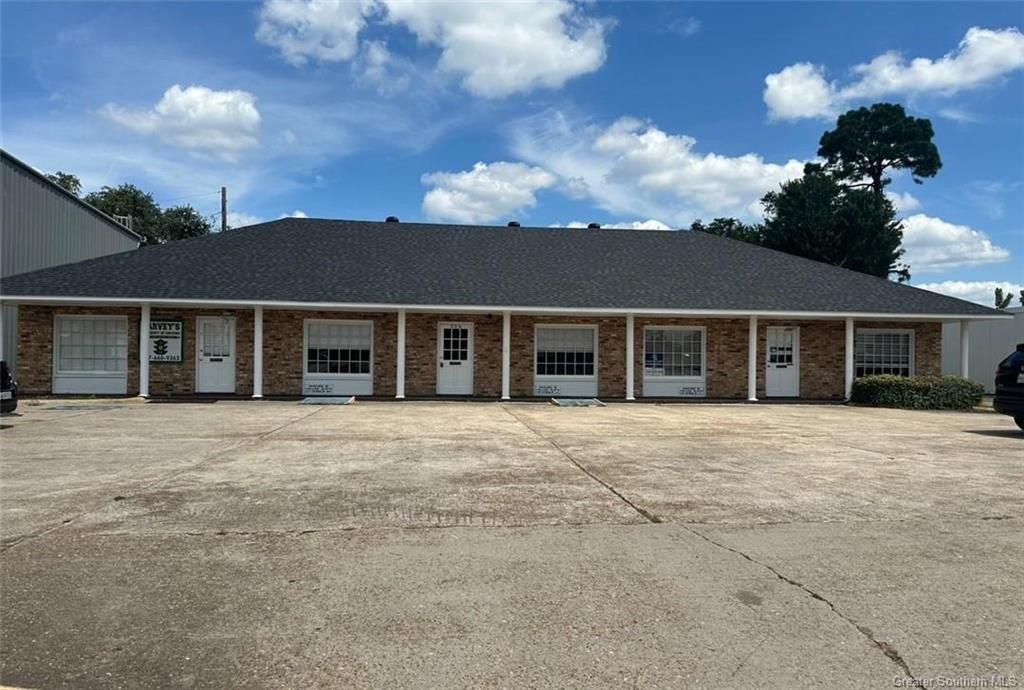 Property Image for 226 W Prien Lake Rd, Lake Charles, LA 70601