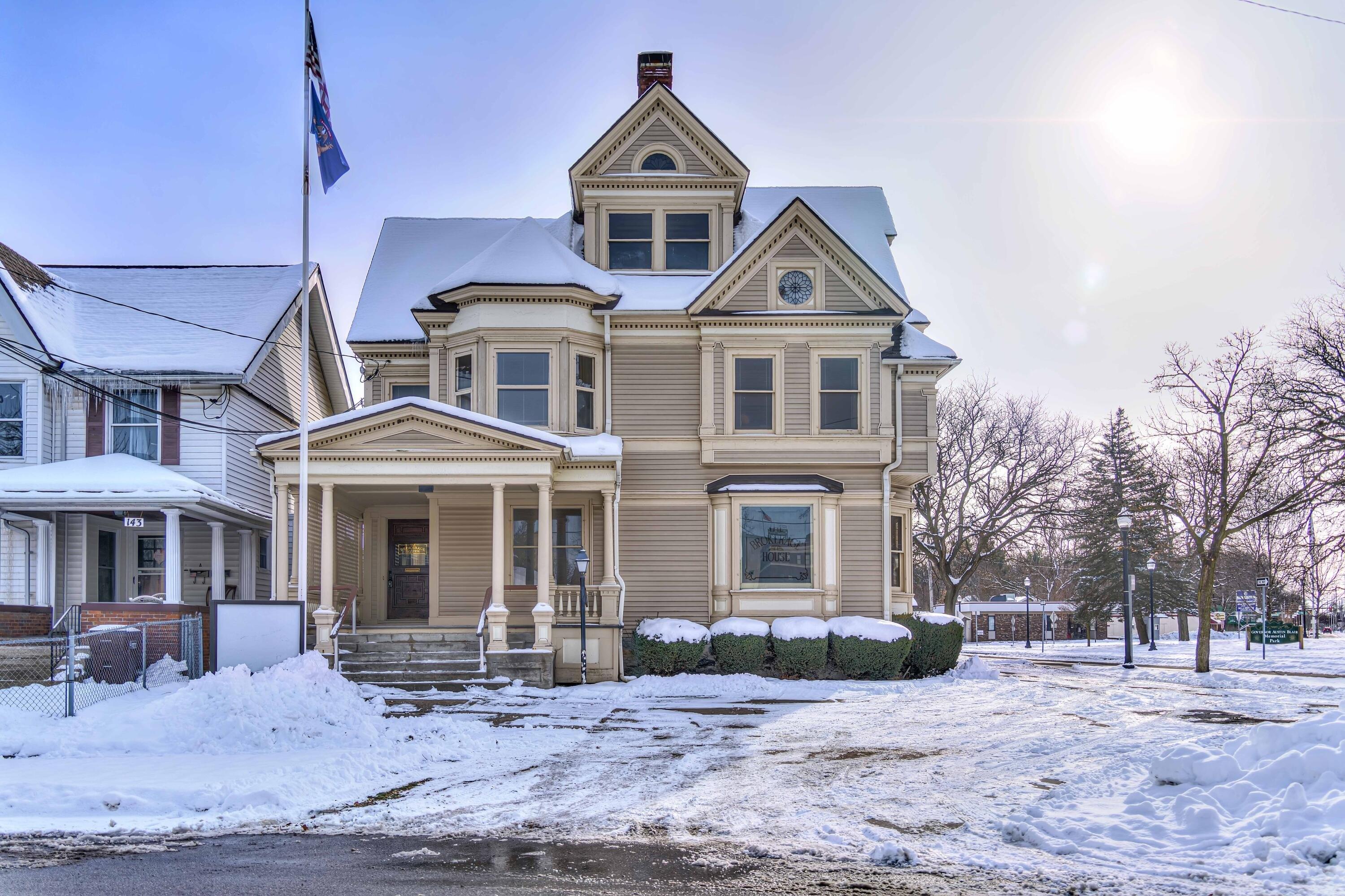 Property Image for 601 S Jackson Street