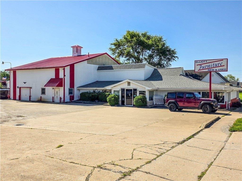 Property Image for 712 Lake Land Blvd, Mattoon, IL 61938