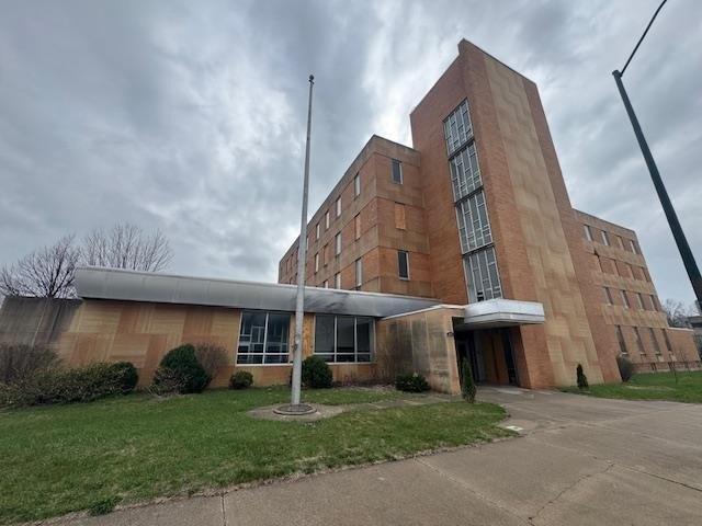 Property Image for 205 S 8th st