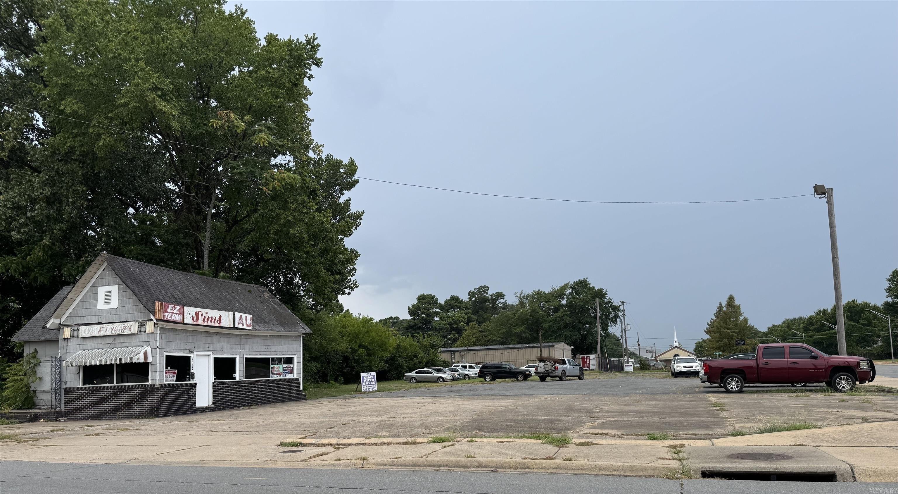 Property Image for 1322 E Broadway St