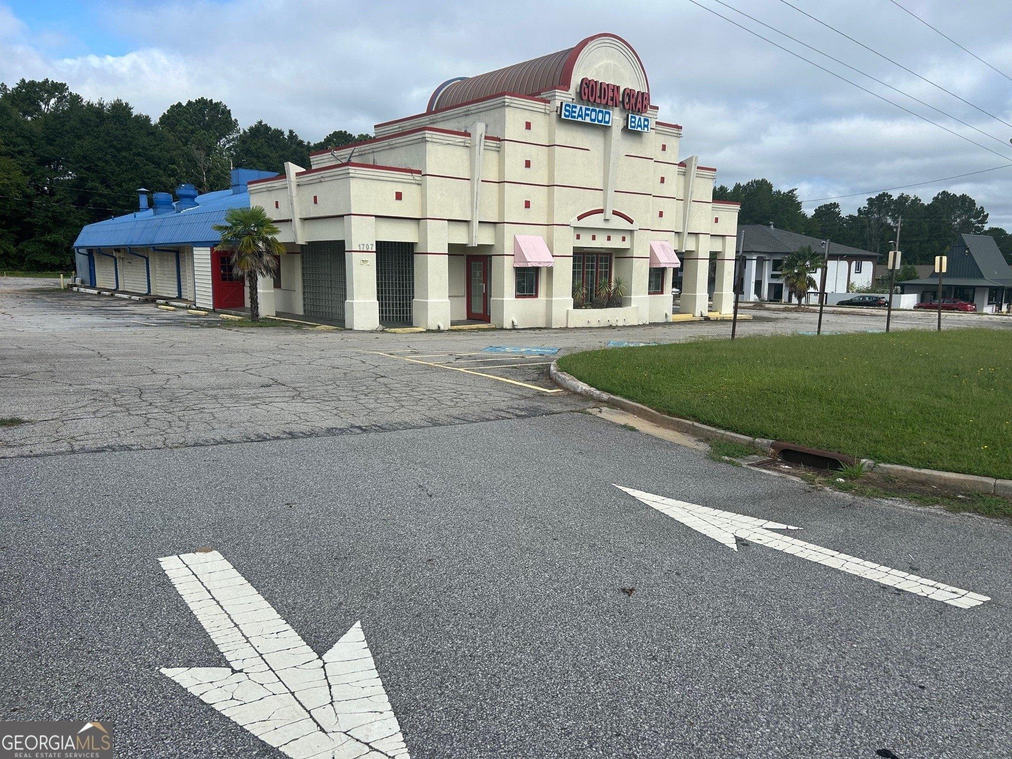Property Image for 1707 N Expressway