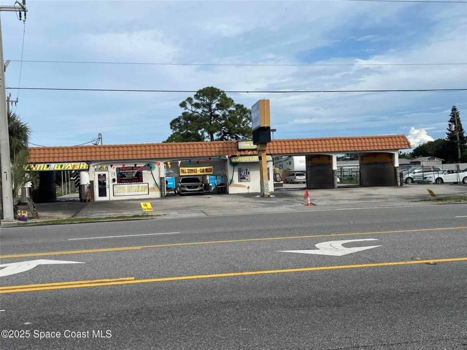 Property Image for 226 S Courtenay Parkway