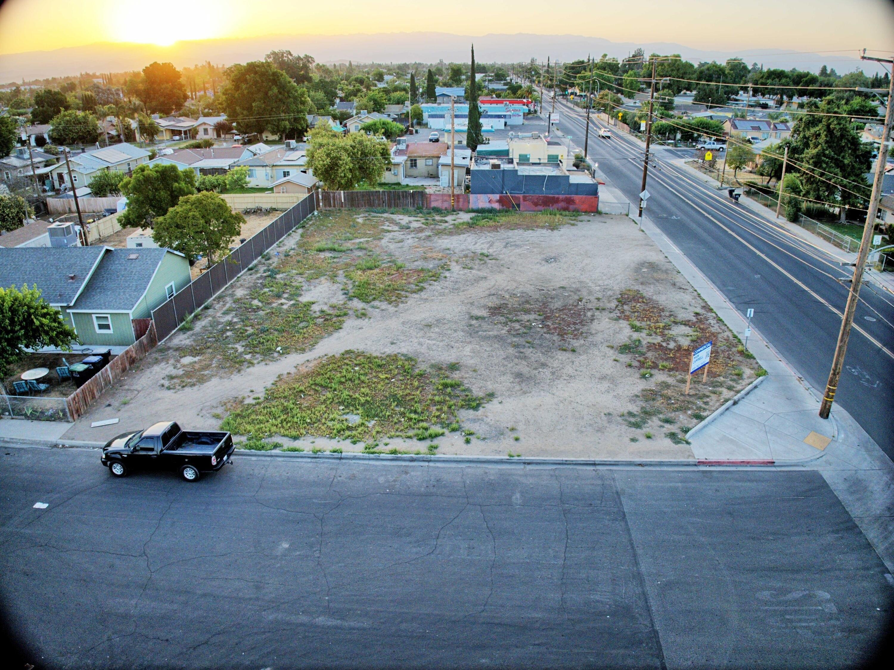 Property Image for 1500 W Houston Avenue