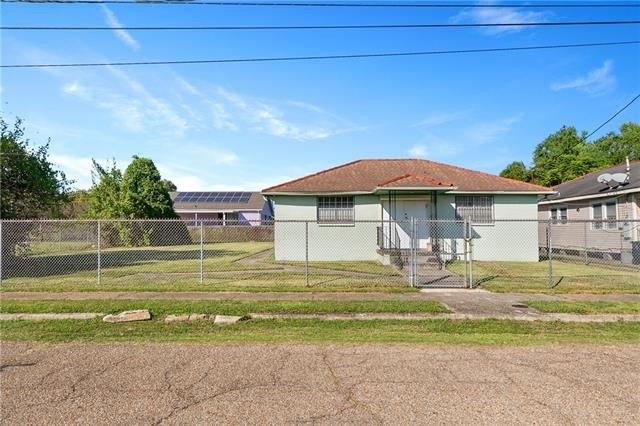 Property Image for 5609-17 MARAIS Street