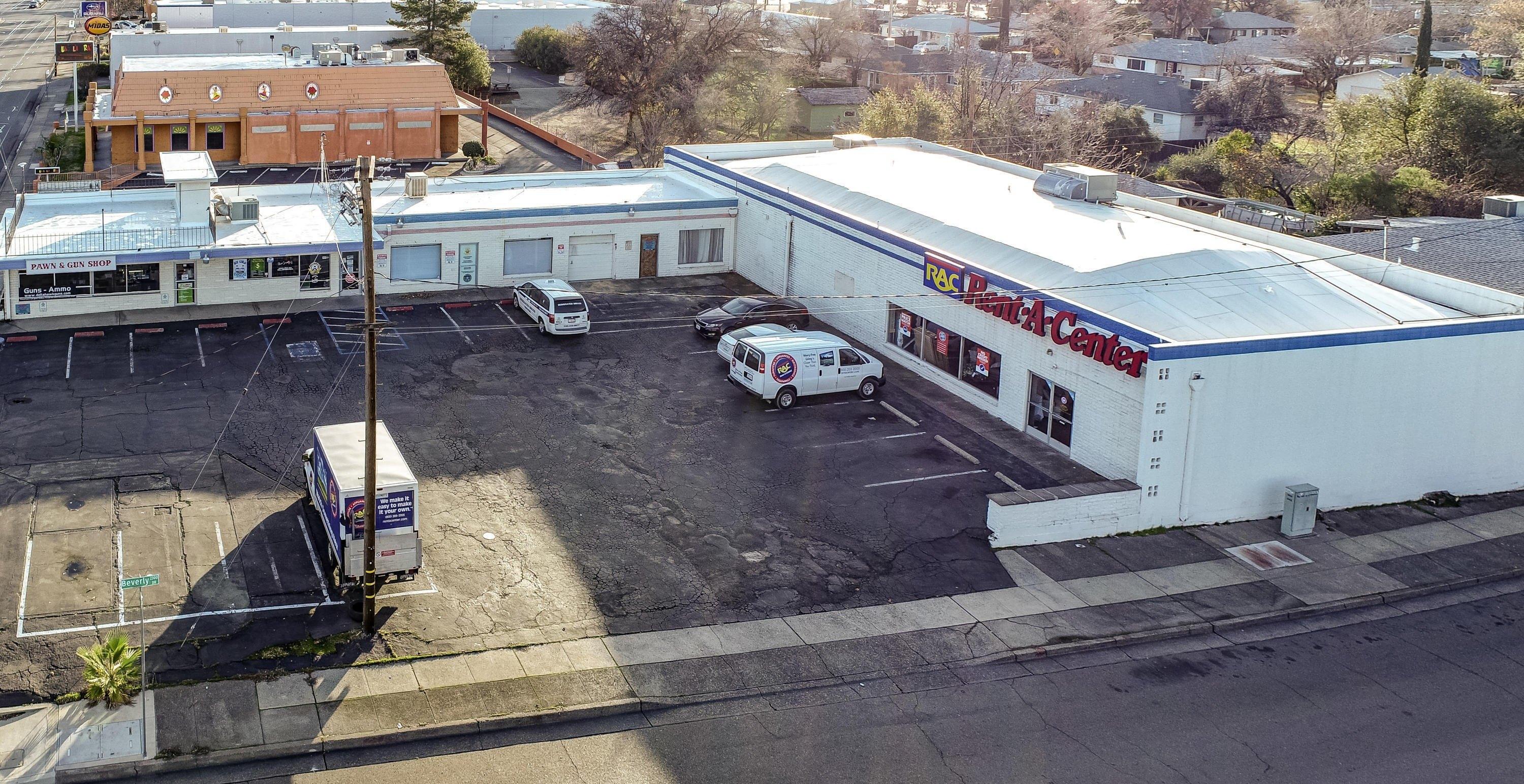 Property Image for 401 E Cypress Avenue