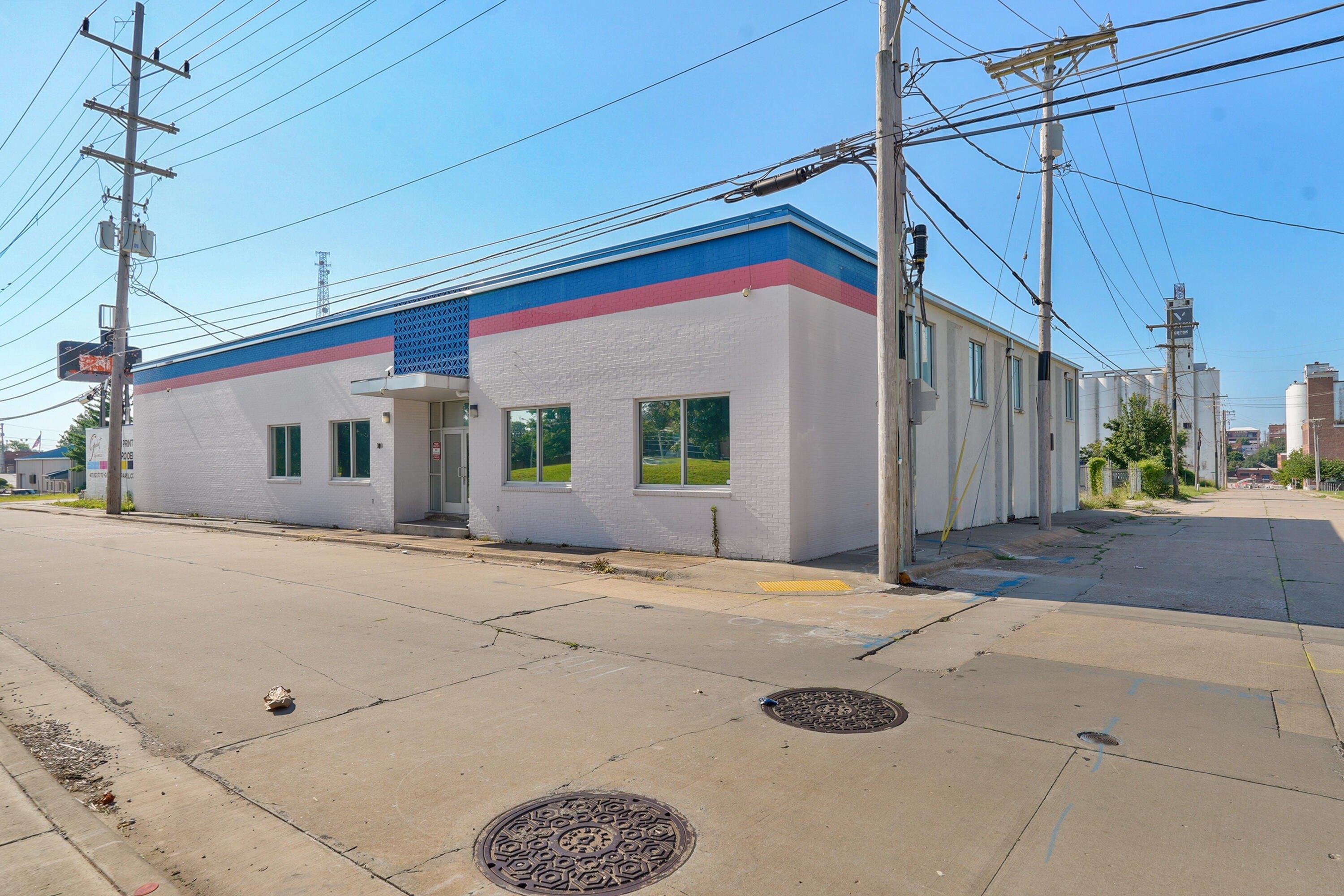 Property Image for 300 E Chestnut Street