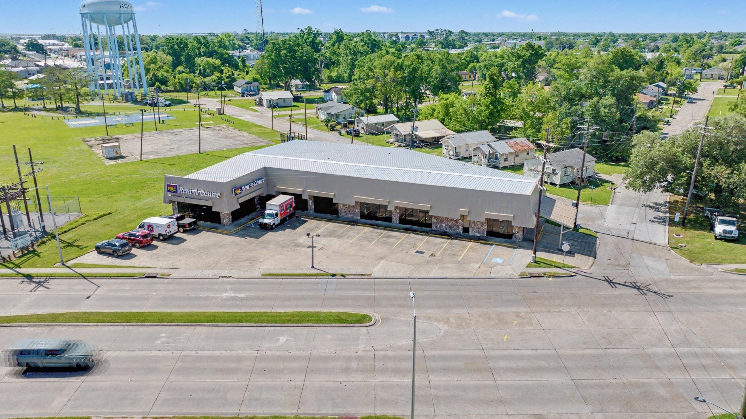 Property Image for 425 W Tunnel Boulevard