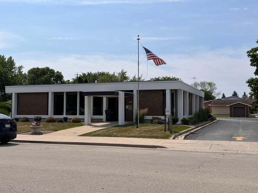 Property Image for 427 Manitowoc St