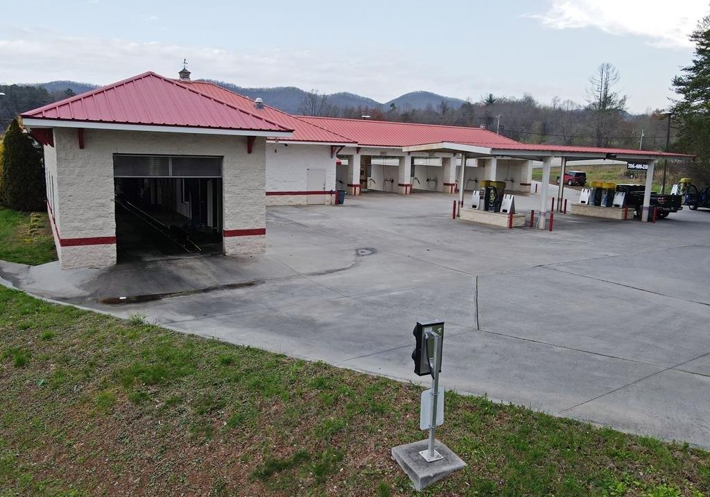 Property Image for 692 E Highway 515