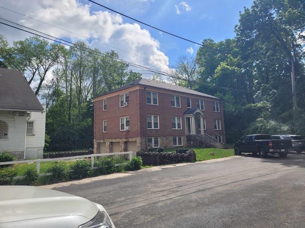 Property Image for 1915 Vineyard Rd.