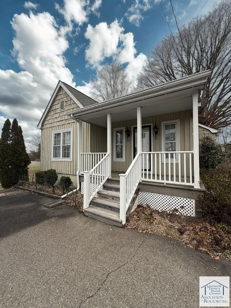 Property Image for 918 Chatham Heights Rd