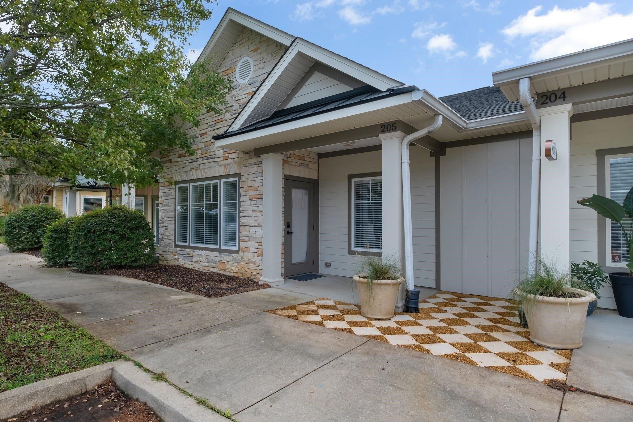 Property Image for 1725 NE Capital Circle 205