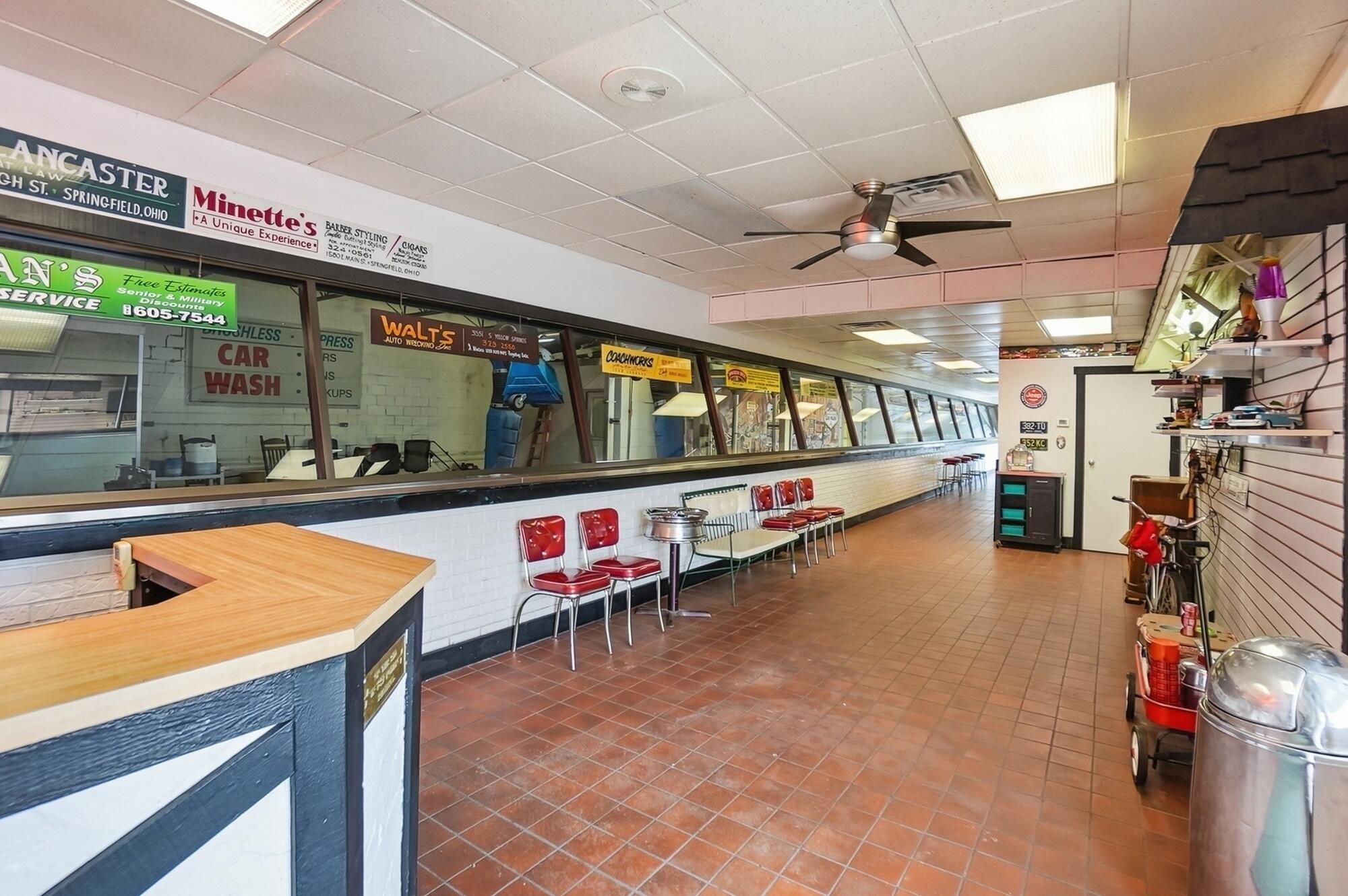 Property Image for 927 W Columbia Street