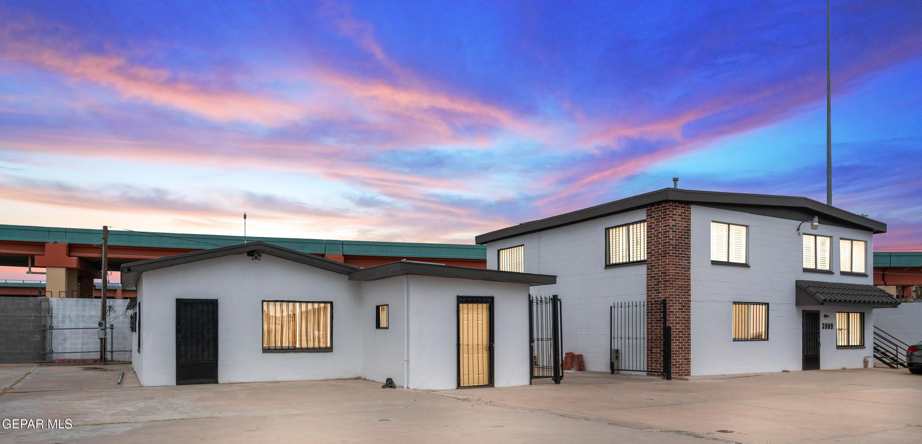 Property Image for 3905-3909 DURAZNO Avenue